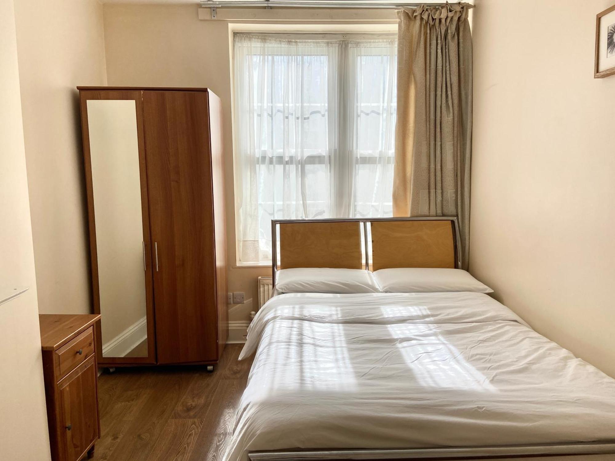 Separate Rooms By The Thames London Exterior photo